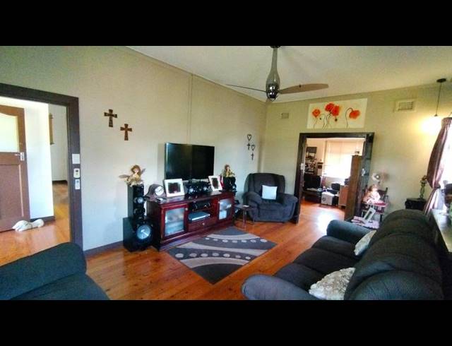 4 BEDROOM HOUSE FOR SALE IN PRESTBURY